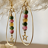 Aros dorados creados con cristales chatos de Jade en tonos rosa, amarillo y verde 2