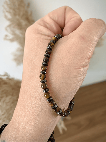 Pulsera femenina ajustable confeccionada con Ojo de Tigre y anillos de Hematita