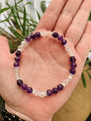 Pulsera con Amatistas facetadas y baño de plata