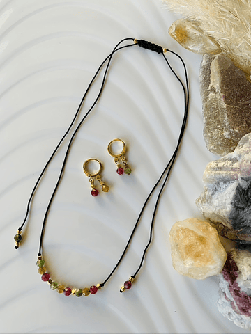 Conjunto juvenil de aros y collar minimalista de Jade facetados 