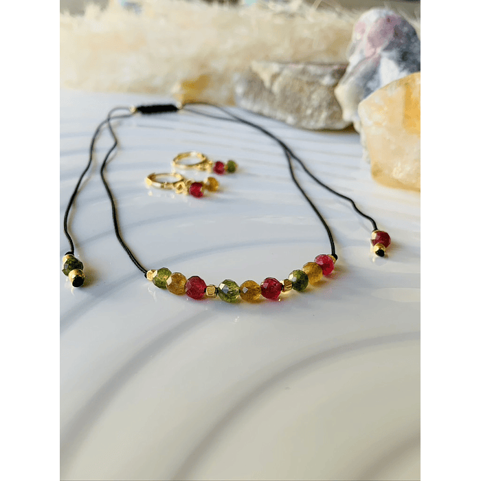 Conjunto juvenil de aros y collar minimalista de Jade facetados  2