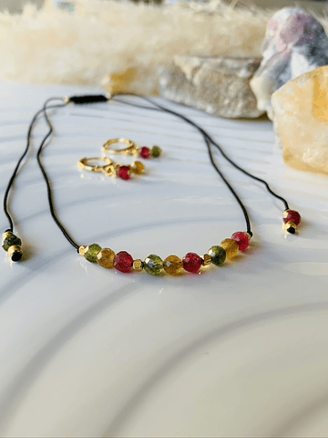 Conjunto juvenil de aros y collar minimalista de Jade facetados 