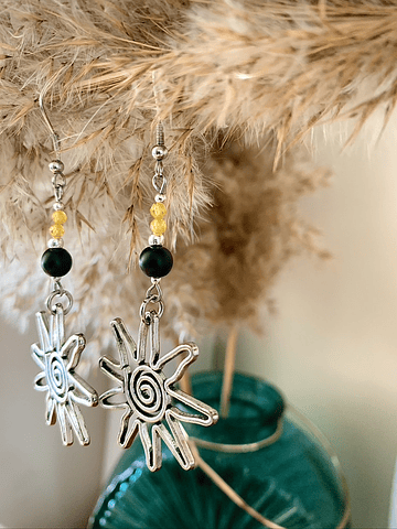 Aros con ónix negro mate y circonitas amarillas facetadas