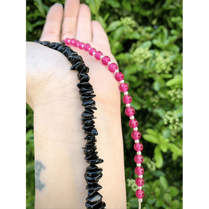 Collar creado con Ágatas en tono fucsia y Ónix negro chip 3