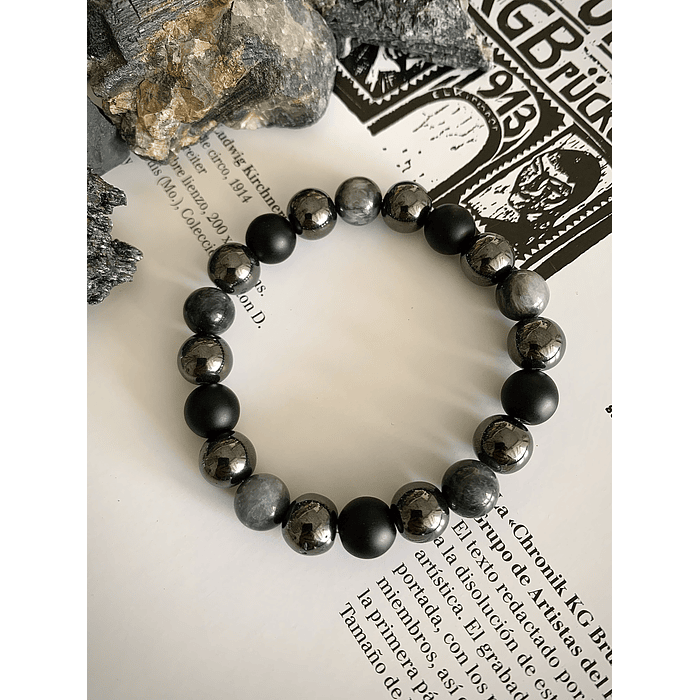Pulsera masculina de Ónix Negro, Hematitas y Ojo de Halcón. 1