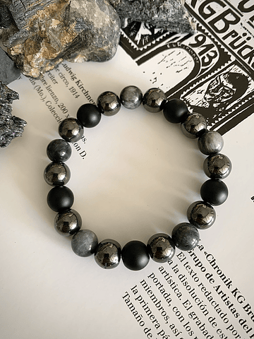 Pulsera masculina de Ónix Negro, Hematitas y Ojo de Halcón.
