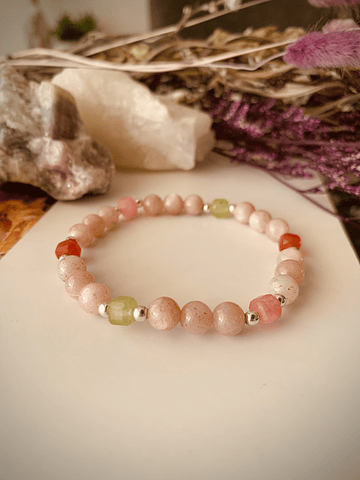 Pulsera femenina con Piedra Luna, Prehnita, Cornalina y Turmalina rosa