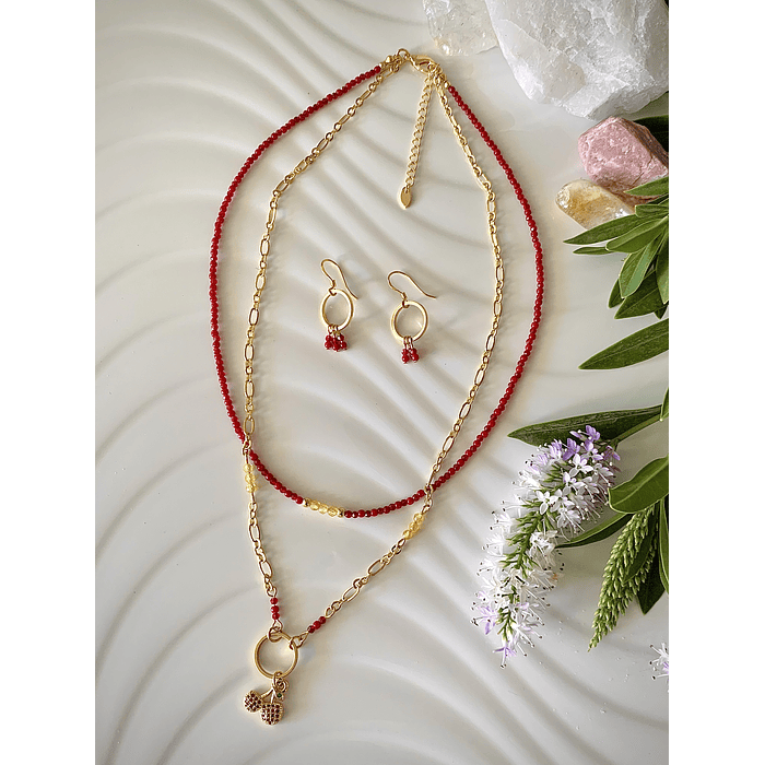 Conjunto femenino de Jade y Ágatas rojas, con terminaciones en enchape de oro. 1