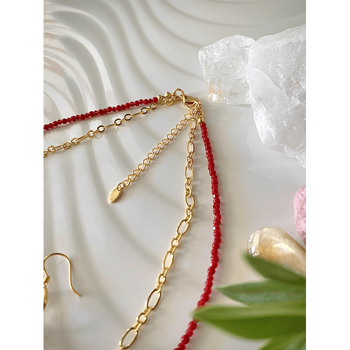 Conjunto femenino de Jade y Ágatas rojas, con terminaciones en enchape de oro. 5