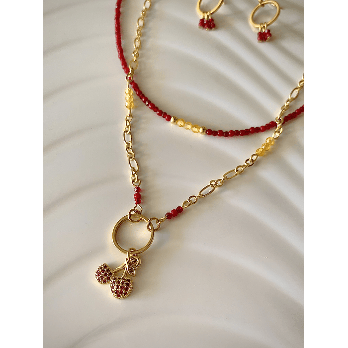 Conjunto femenino de Jade y Ágatas rojas, con terminaciones en enchape de oro. 3