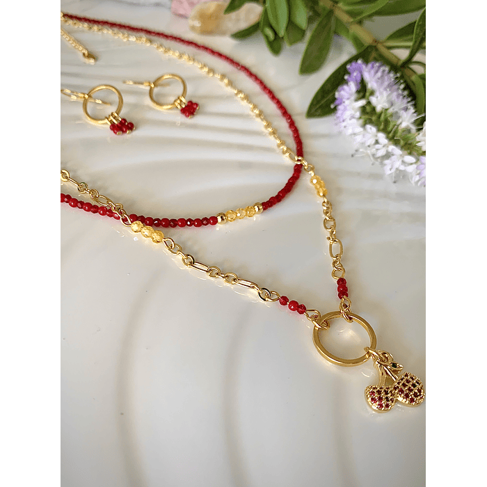 Conjunto femenino de Jade y Ágatas rojas, con terminaciones en enchape de oro. 2