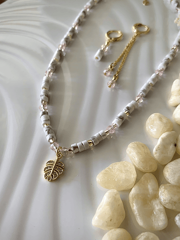 Conjunto de collar y aros de Howlitas y baño de oro