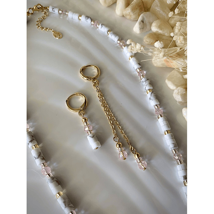 Conjunto de collar y aros de Howlitas y baño de oro 4