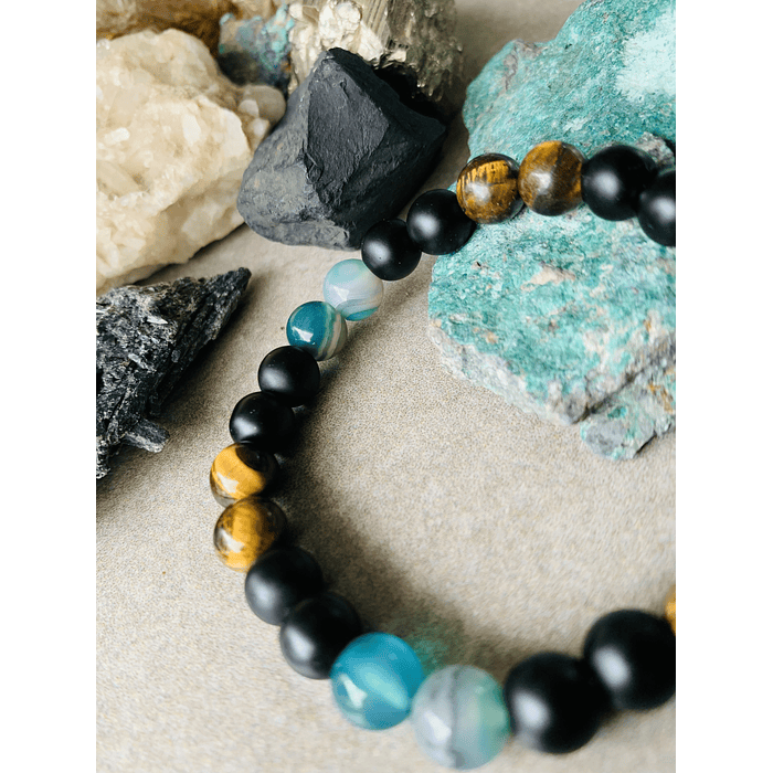 Pulsera unisex confeccionada con Ojo de Tigre, Ágatas Azules y Ónix Negro Mate 2