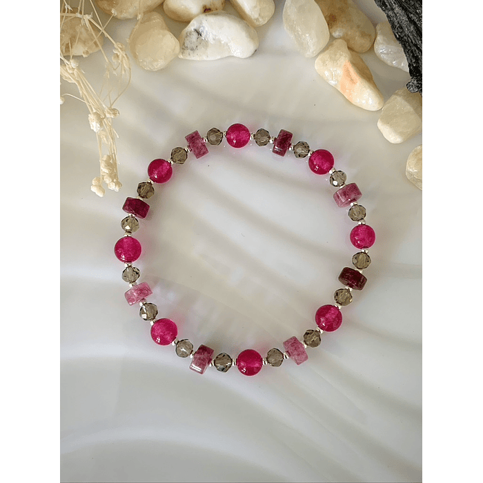 Pulsera creada con piedras chatas de Jade Rosa y Ágatas en tono fucsia 1