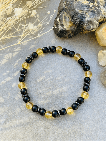 Pulsera unisex creada con Ónix negro mate, Citrino y anillos de Hematita