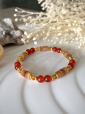 Pulsera femenina creada con Cornalina y Jade en corte rondel en suaves tonos amarillos y rosados