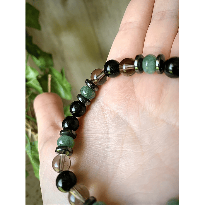 Pulsera masculina creada con Turmalina negra, Cuarzo ahumado, Jade verde y anillos de Hematita 2
