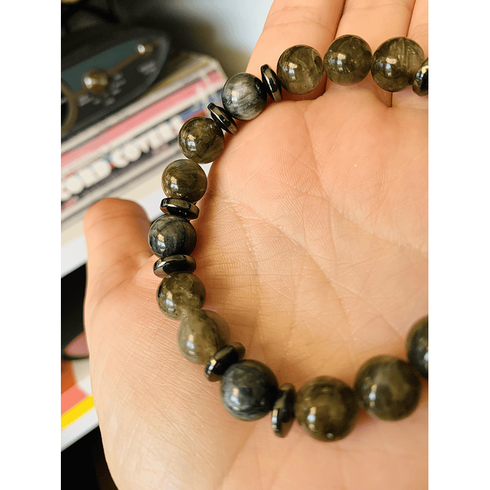 Pulsera masculina creada con Labradoritas, Ojo de halcón y anillos de Hematitas 3
