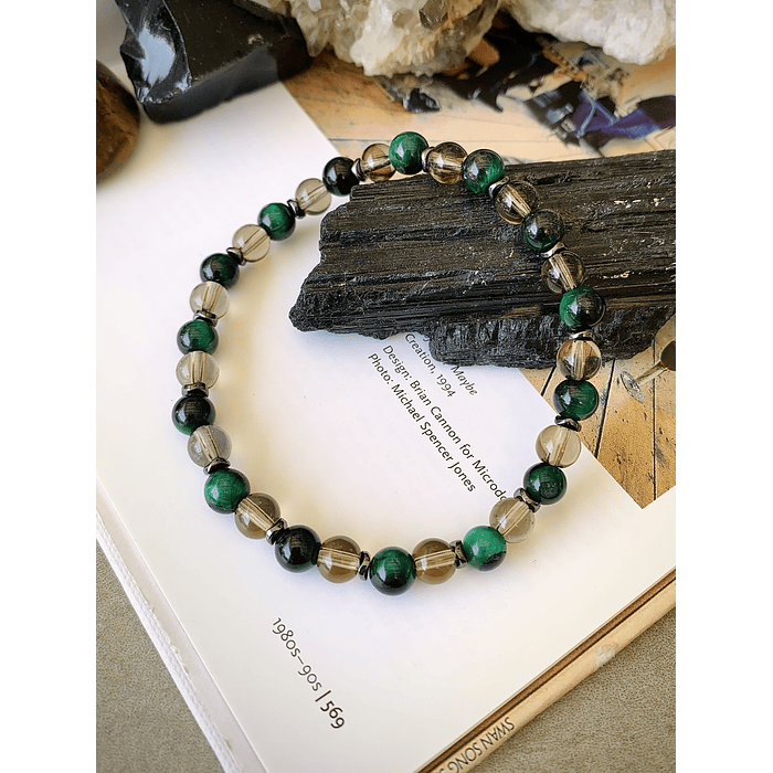 Pulsera masculina creada con Ojo de gato verde, Cuarzo ahumado y anillos de Hematitas. 1