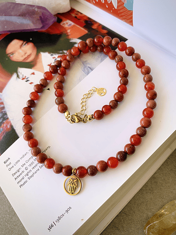 Choker femenino creado con Cornalinas, Jaspe cebra rosa rojo y Piedra de sol