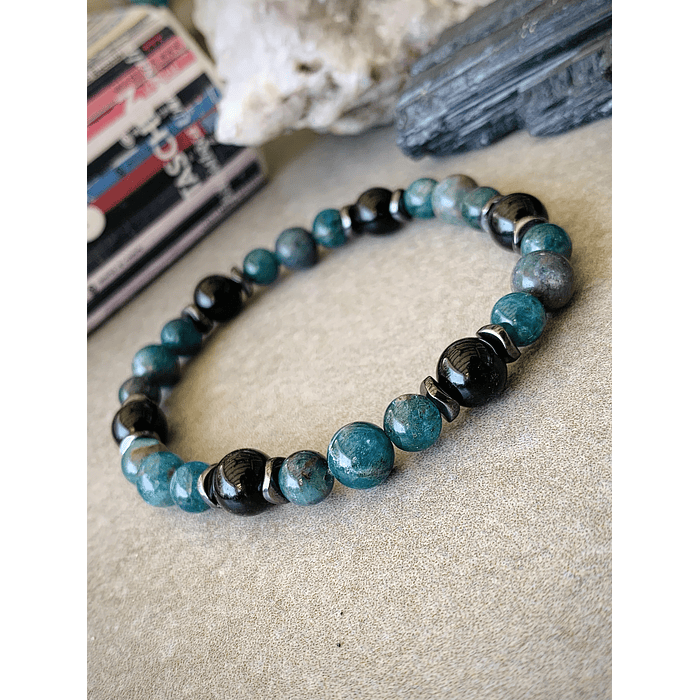 Pulsera masculina con Apatitas azules, Ónix negro y anillos de Hematitas 2