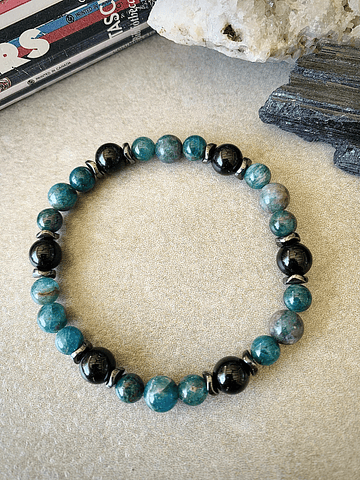 Pulsera masculina con Apatitas azules, Ónix negro y anillos de Hematitas