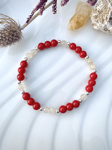 Pulsera femenina creada con Jade rojo, Piedra luna y plata ley 925