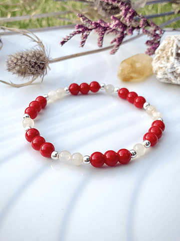 Pulsera femenina creada con Jade rojo, Piedra luna y plata ley 925
