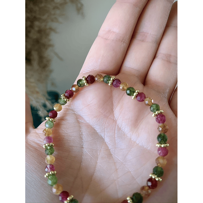 Pulsera femenina creada con Jades facetados en tonos rosa, amarillo y verde 3