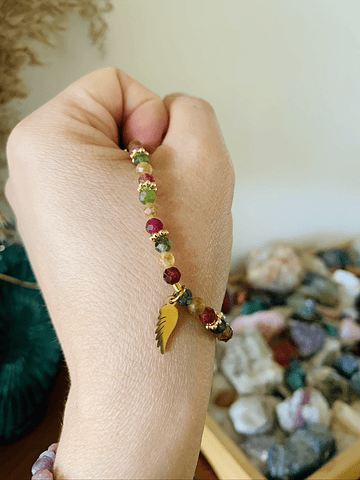 Pulsera femenina creada con Jades facetados en tonos rosa, amarillo y verde