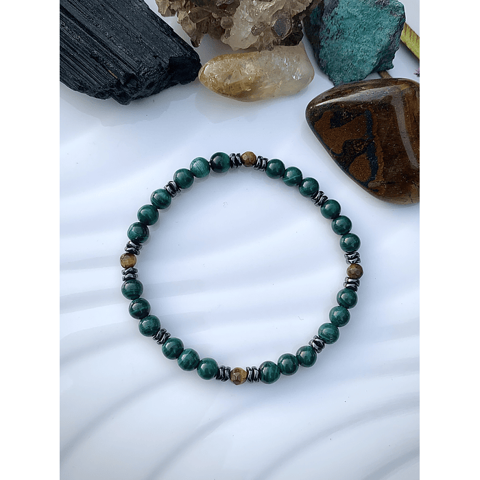 Pulsera unisex creada con Malaquitas, Ojo de tigre facetado y anillos de Hematitas 1