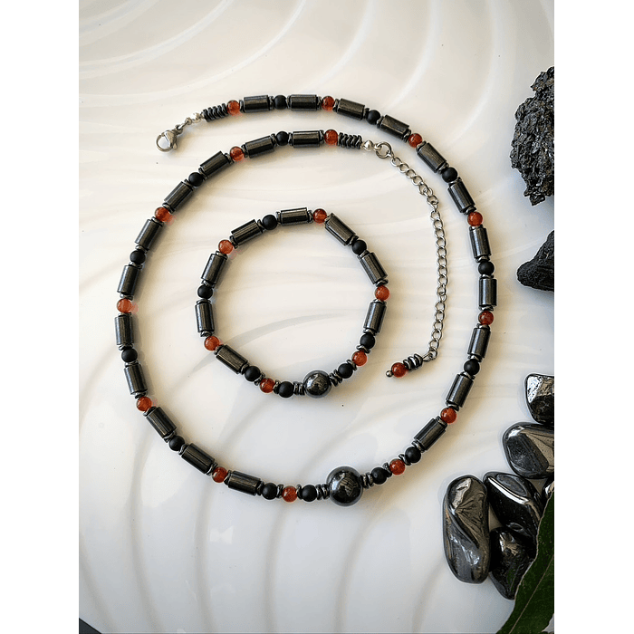 Conjunto femenino de choker y pulsera, con Hematitas, Ónix negro mate y Cornalinas 1