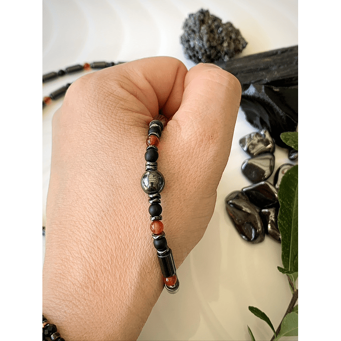 Conjunto femenino de choker y pulsera, con Hematitas, Ónix negro mate y Cornalinas 4