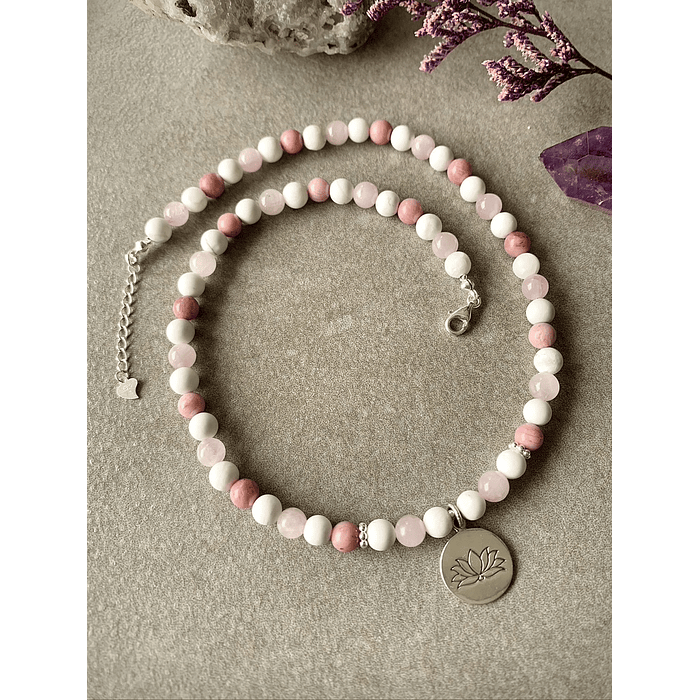 Choker con cristales de Kunzita, Rodocrositas, Howlitas y Plata ley 925. 1