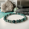Pulsera masculina creada con Jade azul y Apatitas, con separadores de acero y una Apatita central. 3