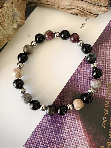 Pulsera unisex de Turmalinas sandía y negras, con separadores de acero.