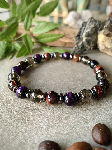 Pulsera masculina creada con Ojo de buey, Cuarzo ahumado, Ojo de gato morado y separadores de Hematitas.