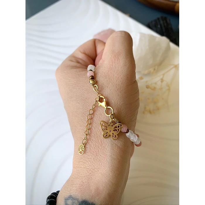 Pulsera femenina creada con Selenitas y Ágatas en tono rosa pastel 2