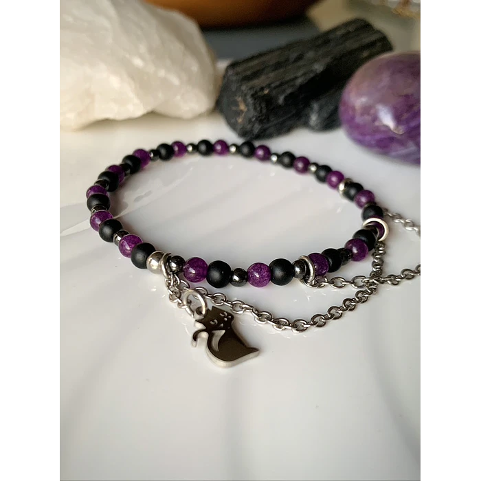 Pulsera femenina creada con Ágatas moradas, Hematitas y Ónix negro mate 2