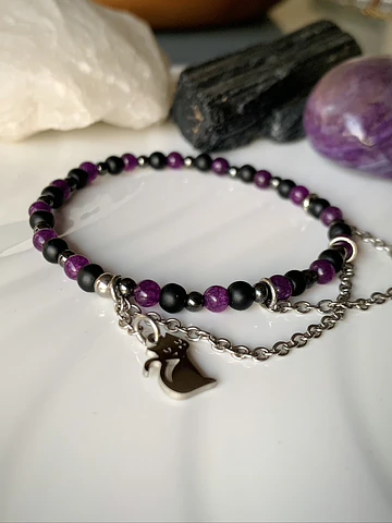 Pulsera femenina creada con Ágatas moradas, Hematitas y Ónix negro mate