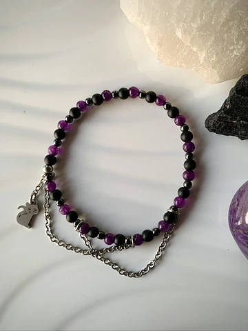 Pulsera femenina creada con Ágatas moradas, Hematitas y Ónix negro mate