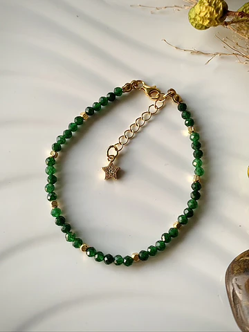 Pulsera femenina creada con Aventurinas verdes facetadas