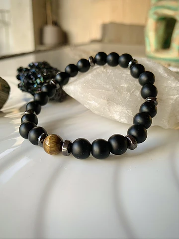Pulsera masculina con Ónix negro mate, Ojo de tigre y acero