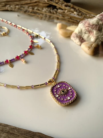 Conjunto de collar doble y aros elaborado con cristales facetados de Rubí rosado y circonitas moradas