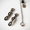 Aros largos de acero creados para quienes disfrutan los accesorios originales y funcionales 4