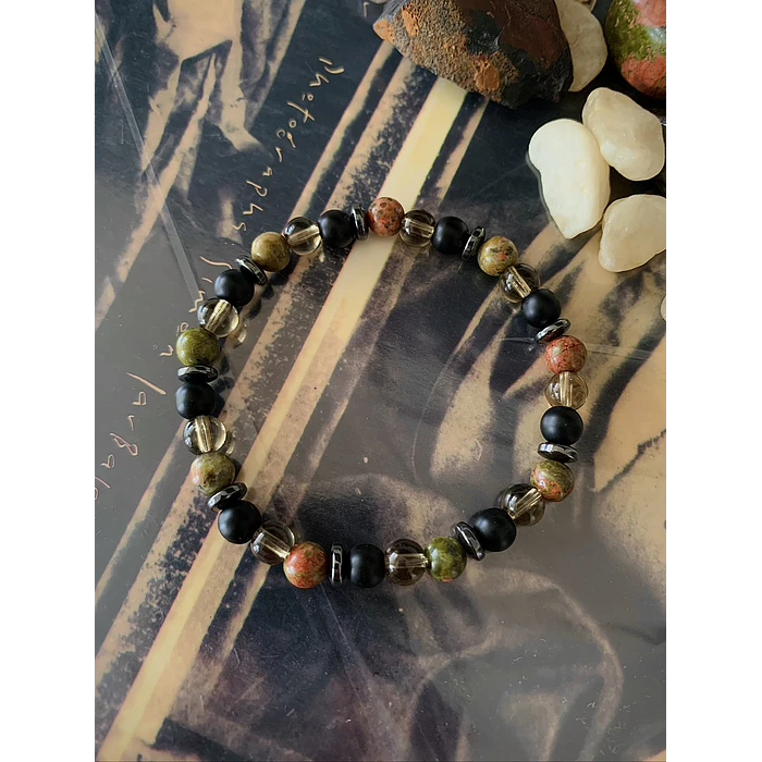 Pulsera unisex creada con Unakita, Ónix negro mate, Cuarzo Ahumado y Hematita. 2