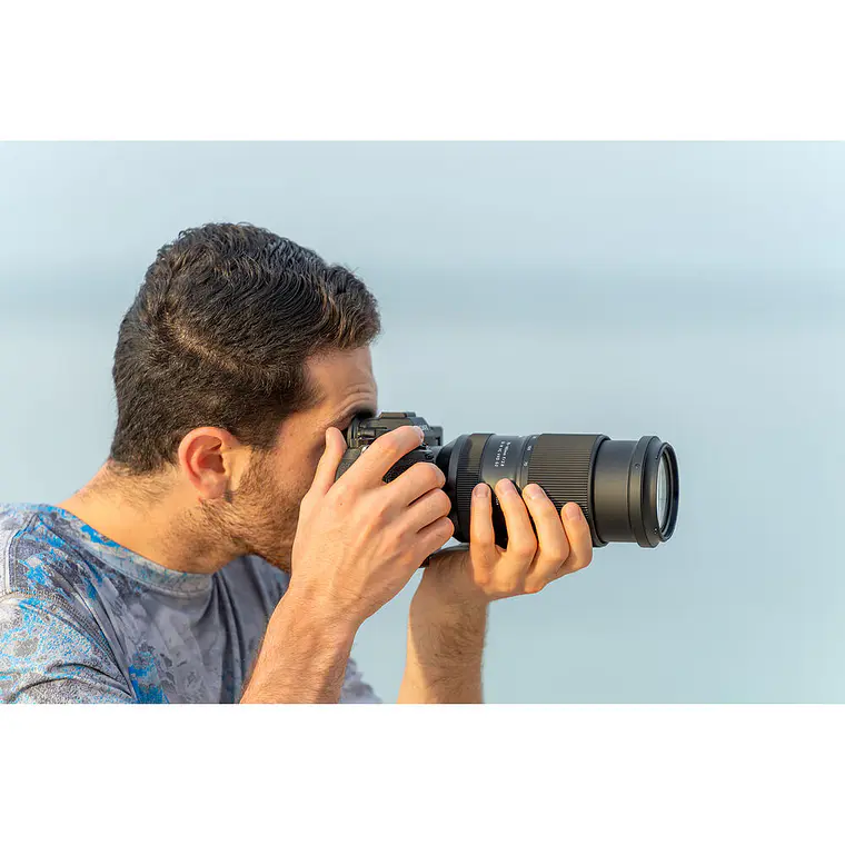 Lente Tamron 70-180 mm f/2.8 Di III VC VXD G2 para Sony Mirrorless 2