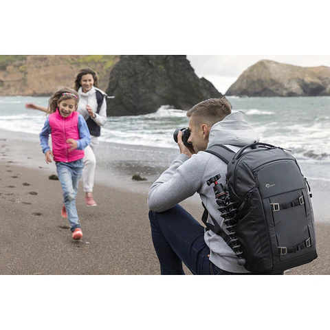 Mochila para cámara Lowepro PhotoSport BP 14.3L AW III Gris 