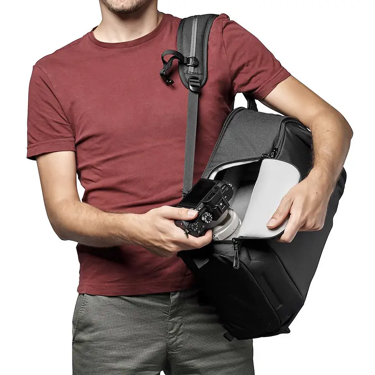 Mochila para cámara Lowepro Flipside BP 300 AW III (Negro) 11